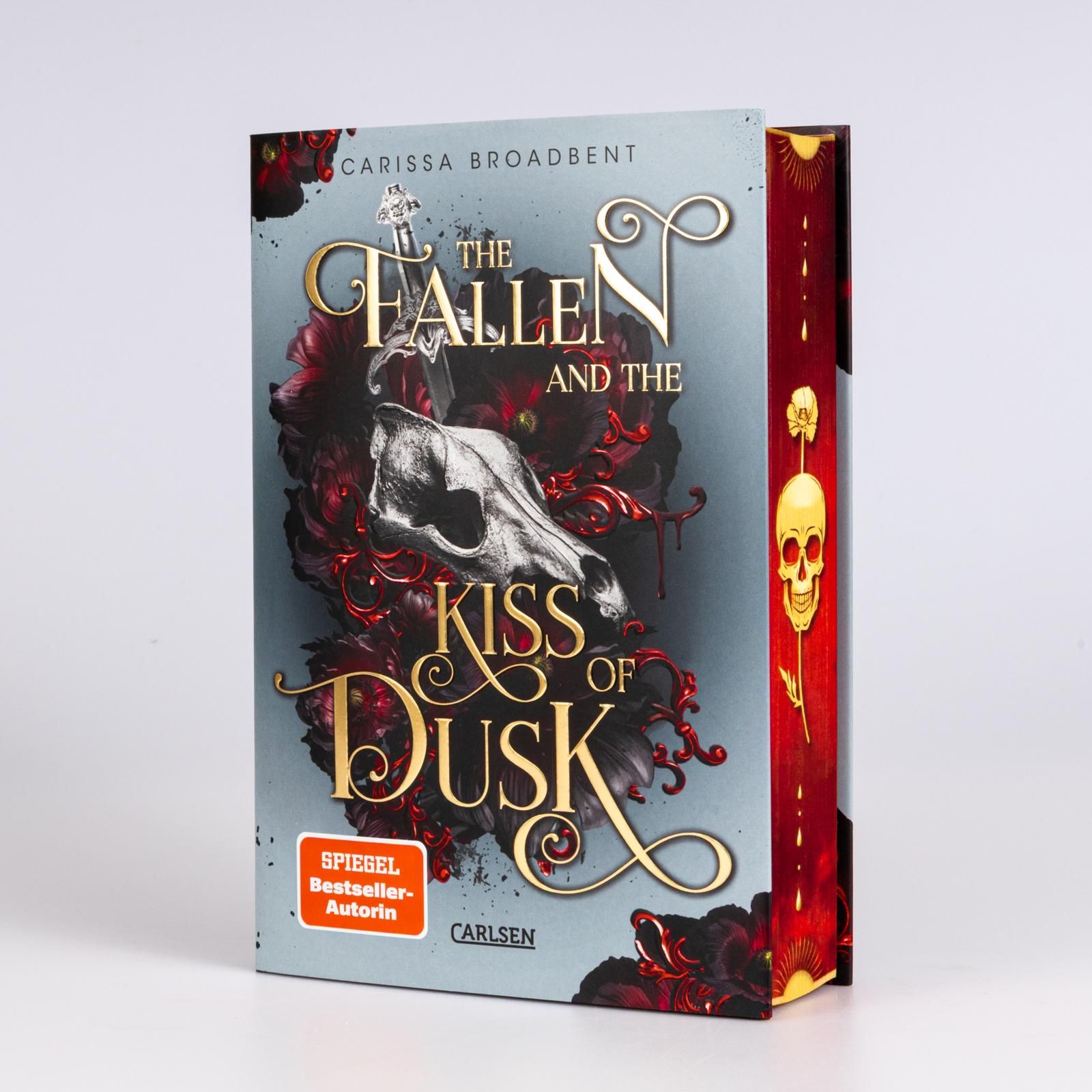 The Fallen and the Kiss of Dusk (Crowns of Nyaxia 4) (Mängelexemplar)