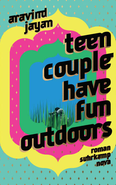 Teen Couple Have Fun Outdoors (Mängelexemplar)